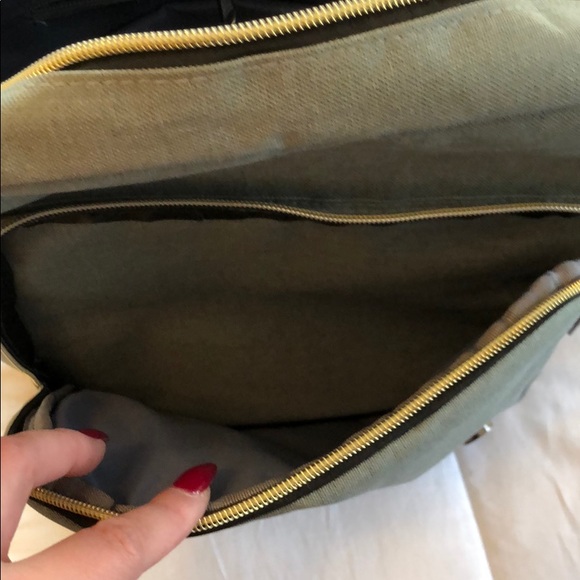 Backpack - Picture 4 of 6